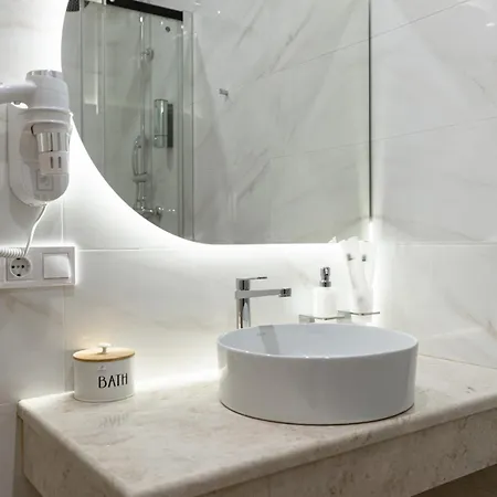 Hotel Leomare 4*