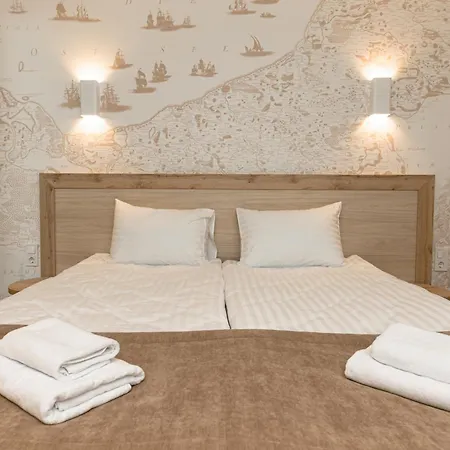 Leomare Hotel