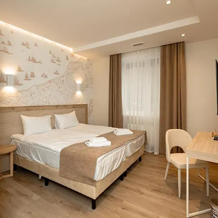 Hotel Leomare