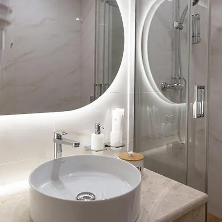 Hotel Leomare 4*