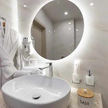 Hotel Leomare 4*
